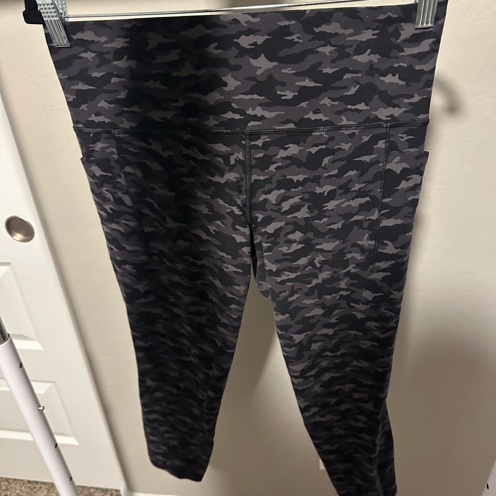 Athleta Black and Gray Camouflage Leggings